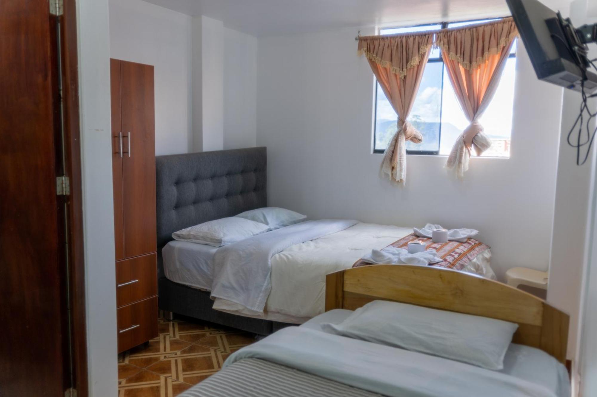 Hostal Mi Peru ชาชาโปยาส ภายนอก รูปภาพ