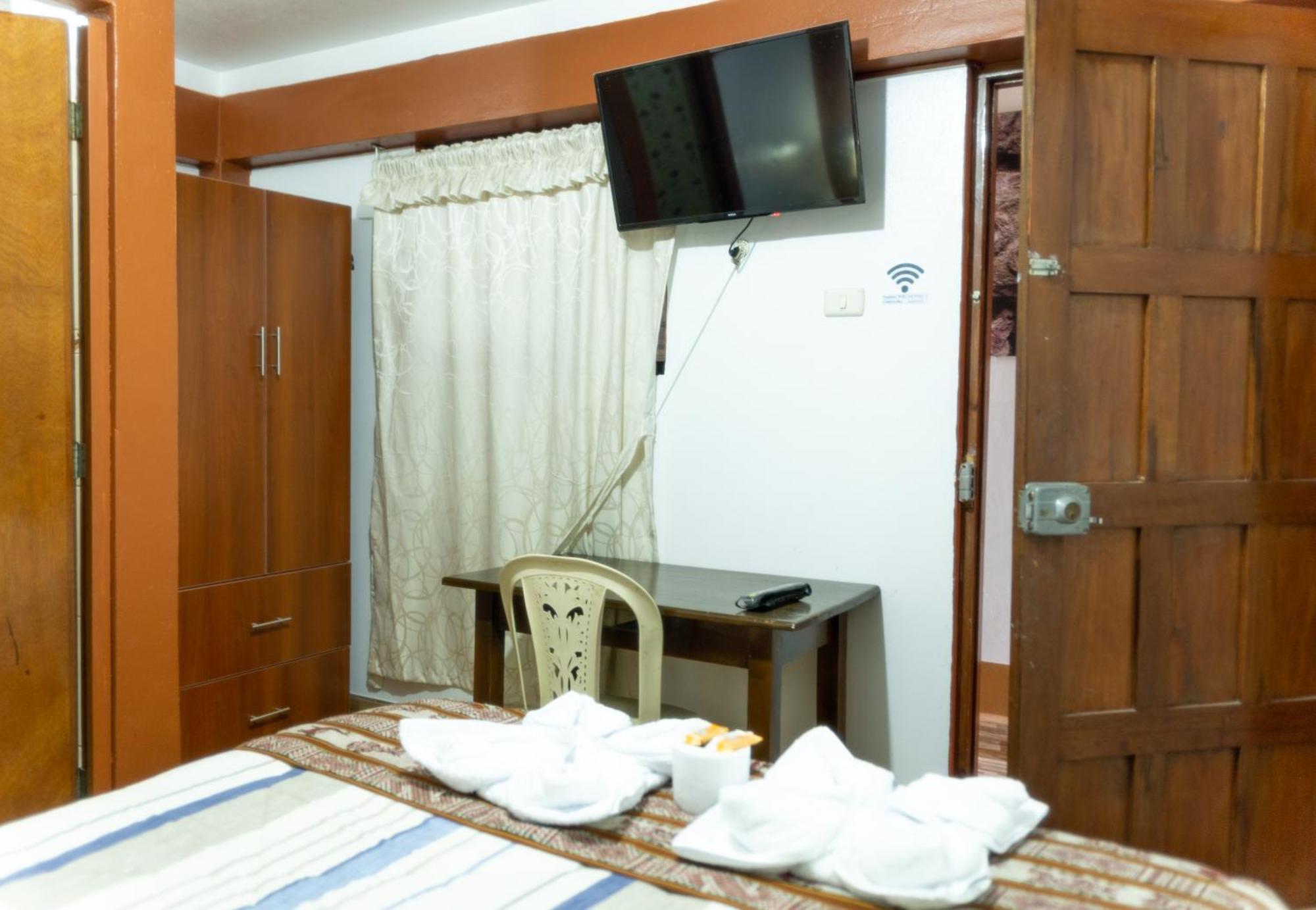 Hostal Mi Peru ชาชาโปยาส ภายนอก รูปภาพ